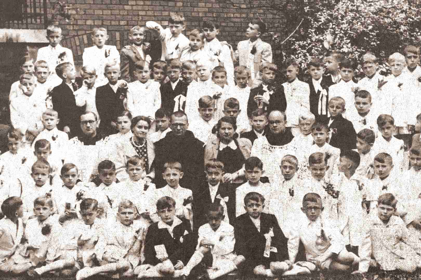 karmel-sepia-historia-duszpsterstwo